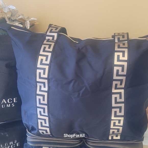 Versace - Picture 10 of 15